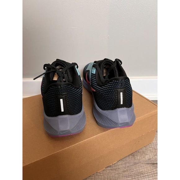 Nike Pegasus Running Shoes - Picture 6 of 9